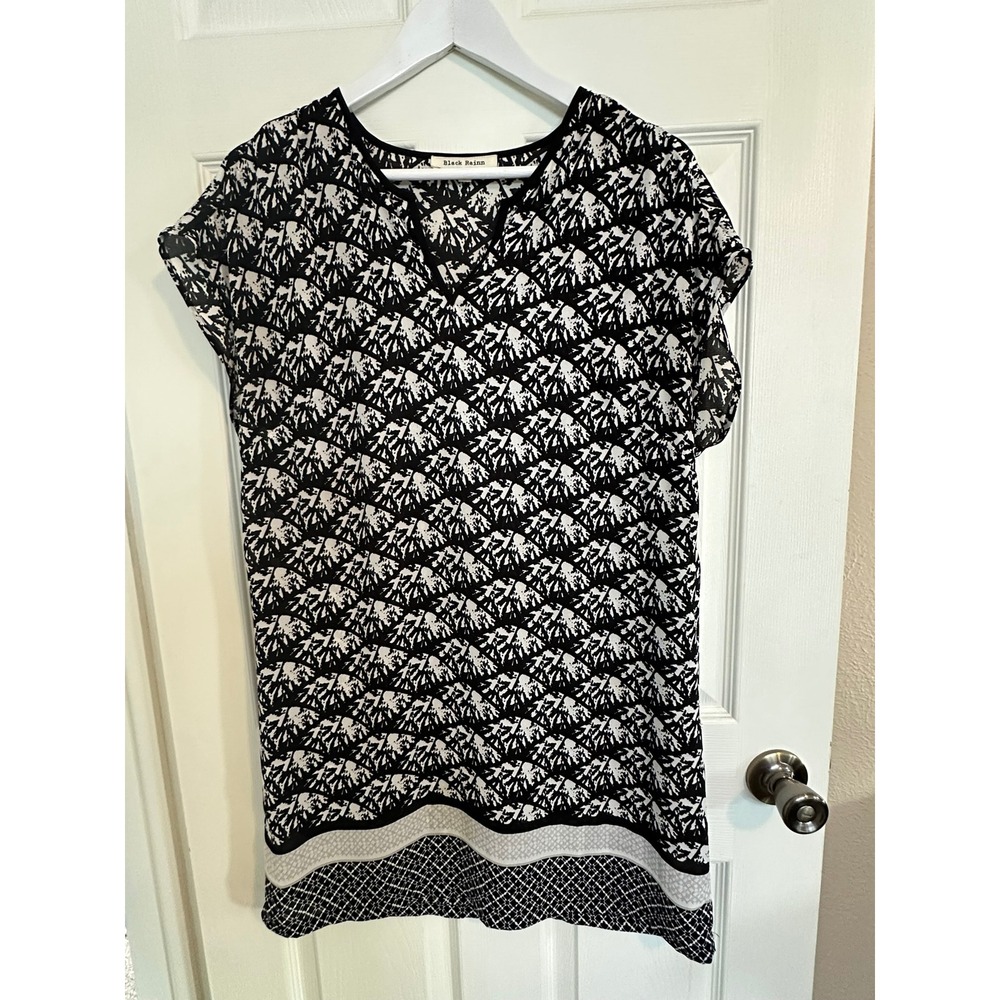 Black Rainn - Med -Black & White Abstract‎ Print V-Neck Cap Sleeve Tunic Dress